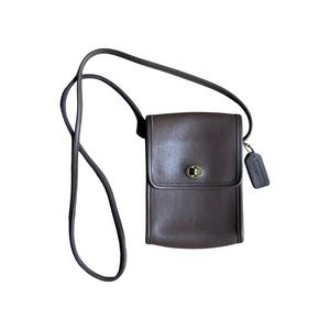 VINTAGE COACH CAMERA CROSSBODY BAG